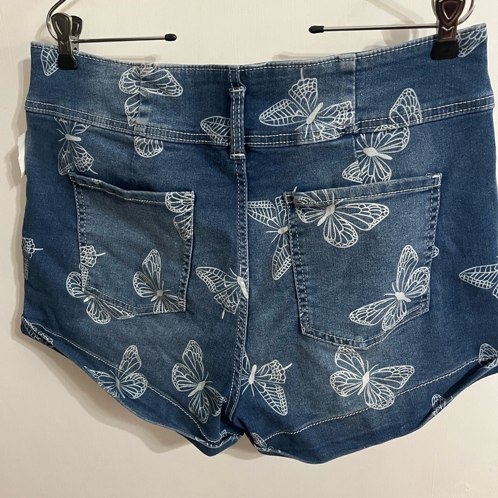 🩵 XXL Butterfly Shorts no boundaries shorts - Picture 7 of 11